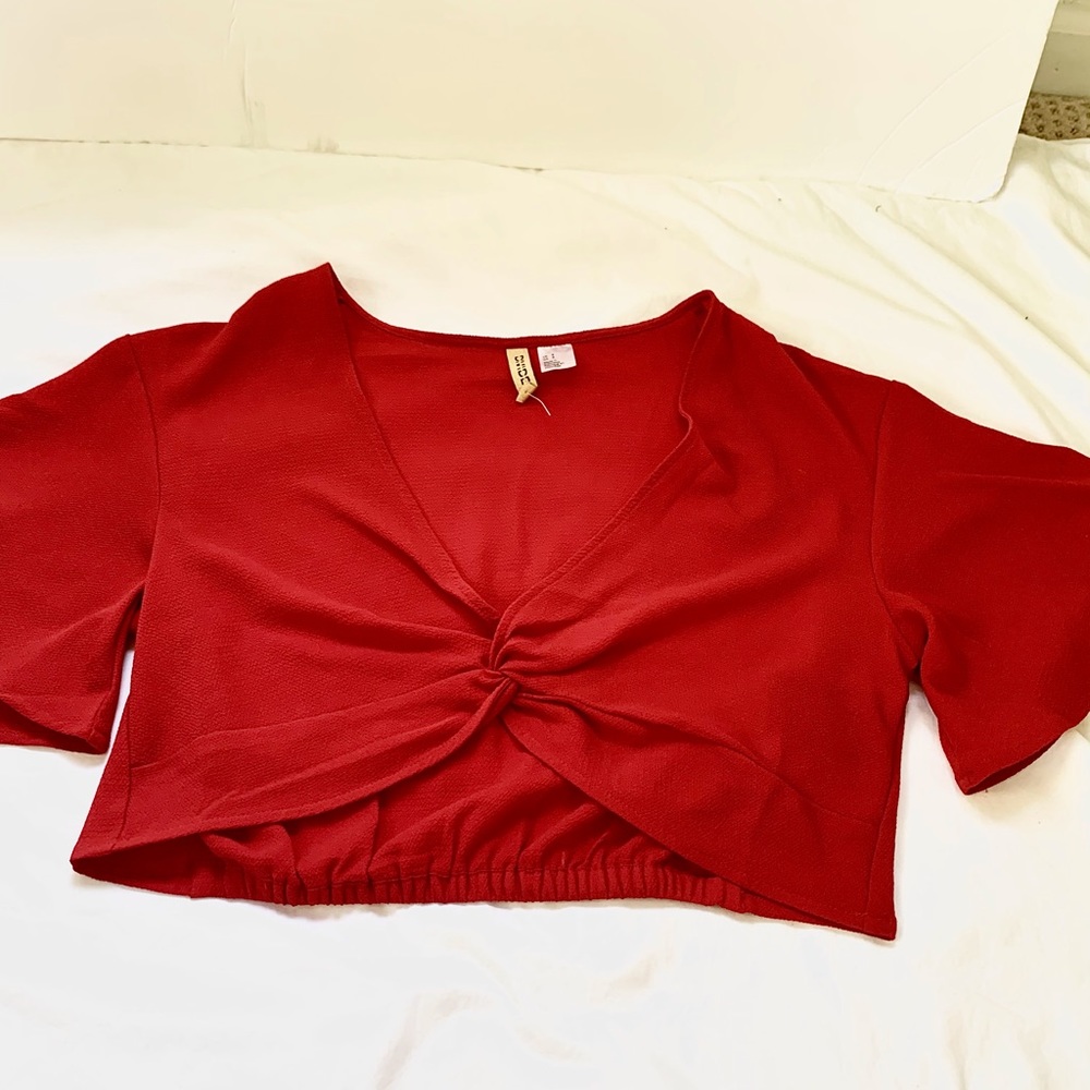 H&M red top